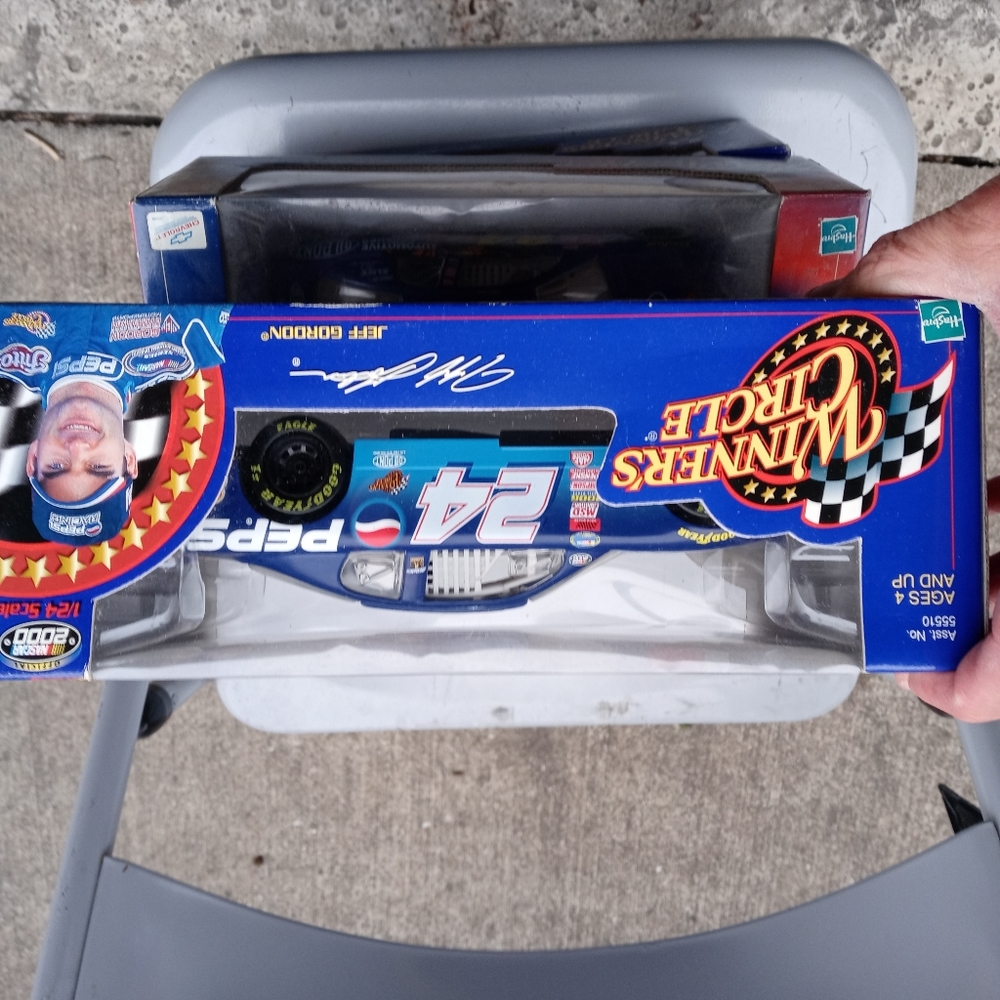 Jeff Gordon Scale Cars - Picture 3 of 16